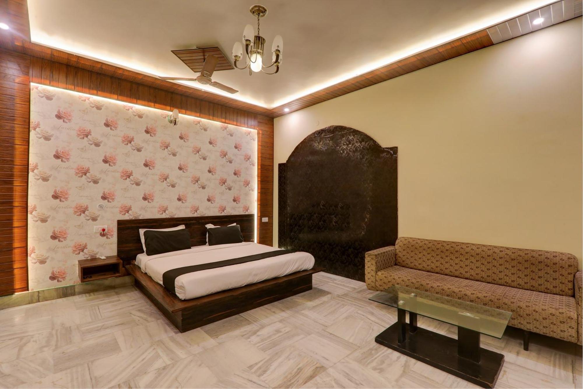 Hotel O Flagship Adbhut Moment Hotel Bénarès Extérieur photo
